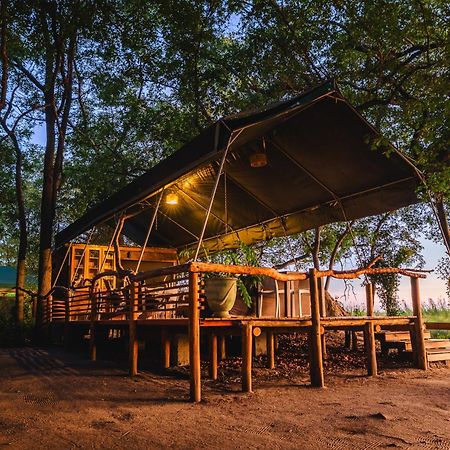 Askiesbos - Samochima Bush Camp Shakawe 外观 照片